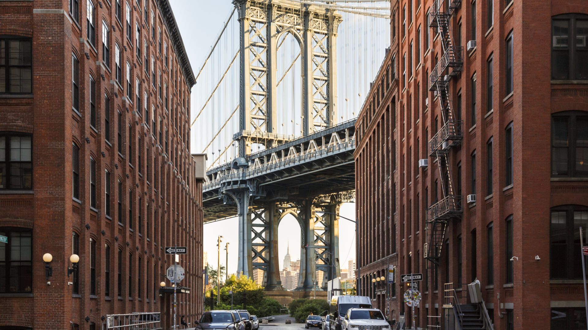 A View Of Manhattan Bridge Street